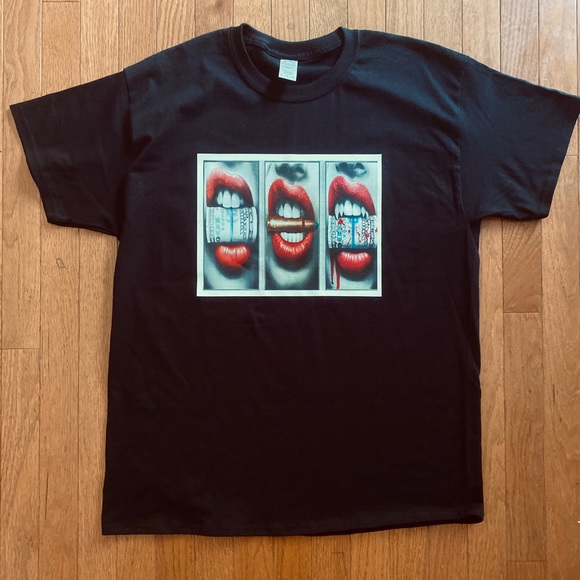 Brand new unisex tee “Lips , money” - Picture 3 of 5